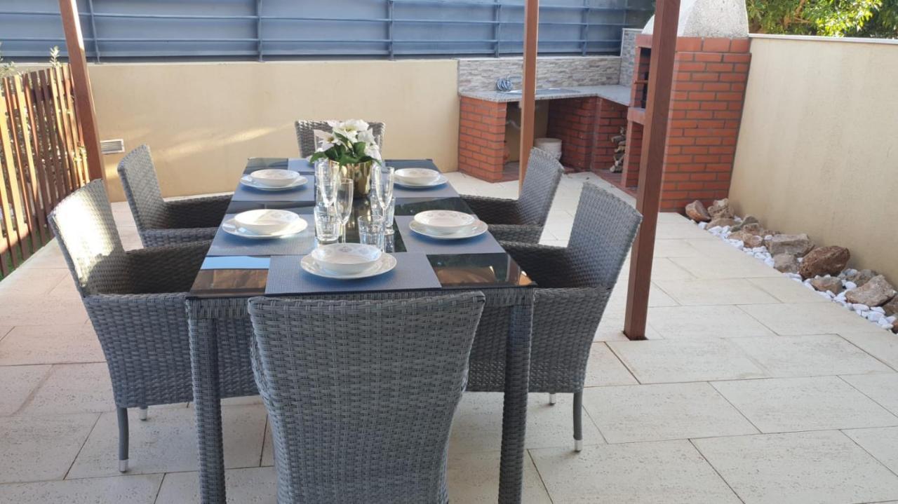 Cozy Villa With Pool And Barbecue Albufeira Exterior photo